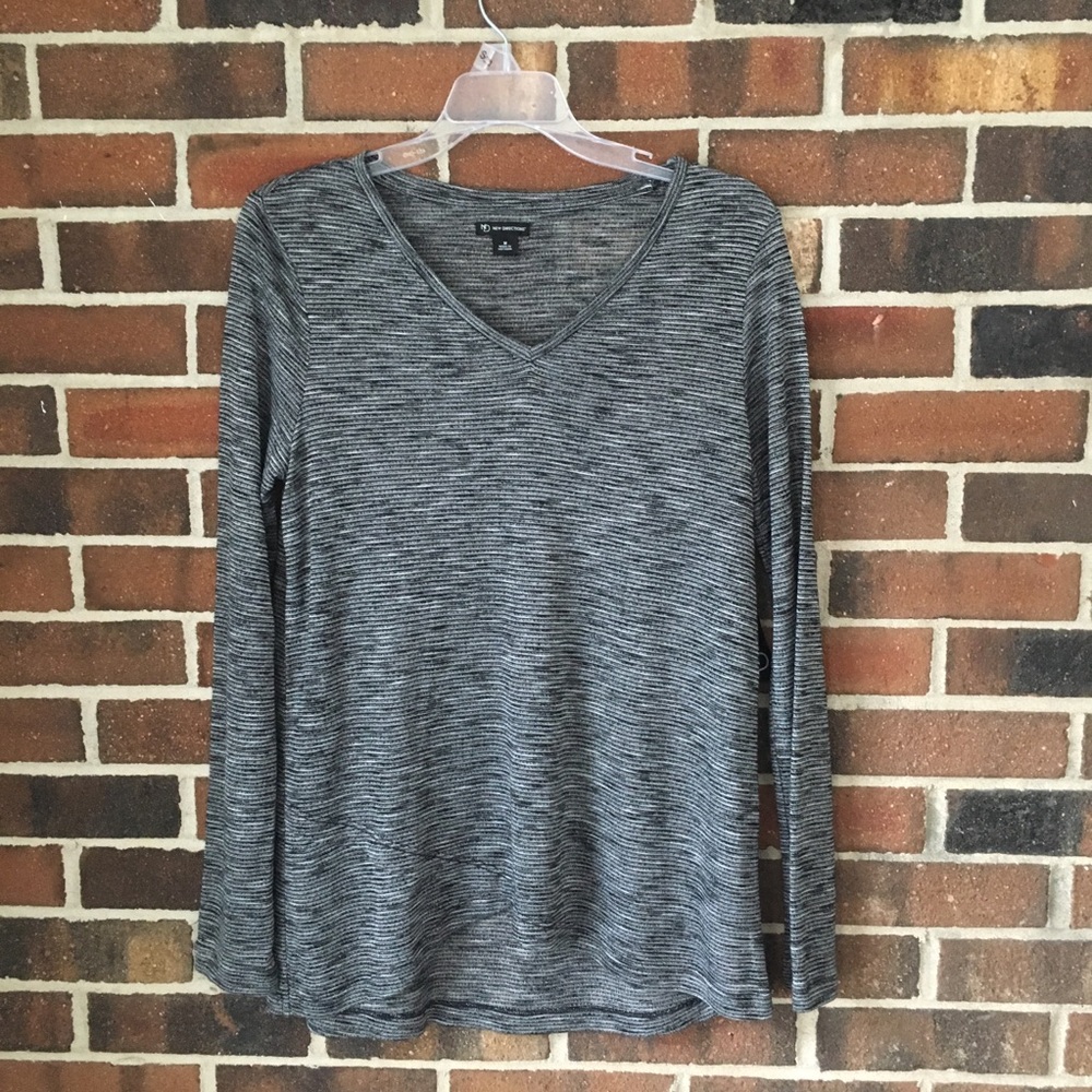 Lightweight Knit Top New Directions Black White Spacedey Long Sleeve Medium NWT